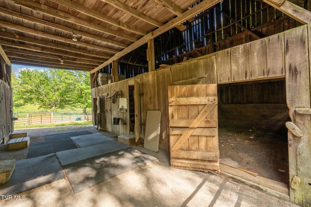151 Stonebridge Lane, Mountain City, TN 37683