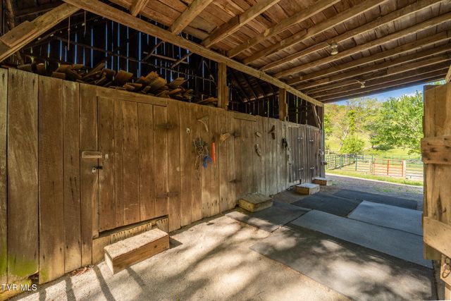 151 Stonebridge Lane, Mountain City, TN 37683