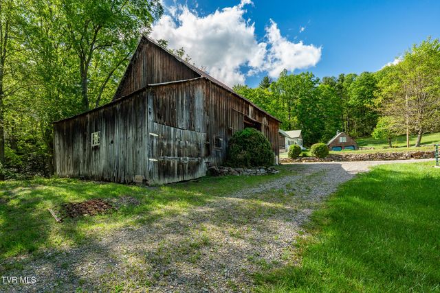 151 Stonebridge Lane, Mountain City, TN 37683