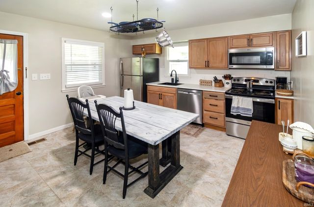 1128 E 2nd Street, Mount Vernon, IN 47620