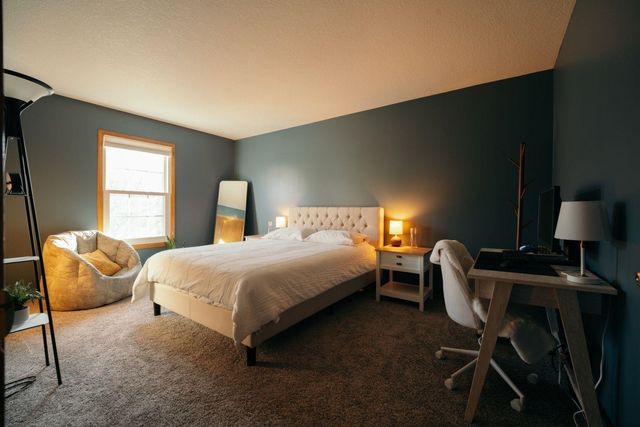 2929 Greenview Drive, Bettendorf, IA 52722