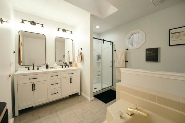 2929 Greenview Drive, Bettendorf, IA 52722