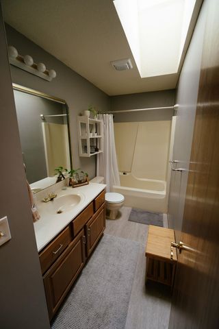 2929 Greenview Drive, Bettendorf, IA 52722