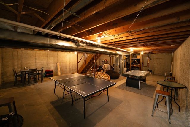 2929 Greenview Drive, Bettendorf, IA 52722