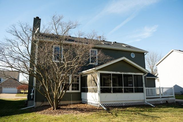 2929 Greenview Drive, Bettendorf, IA 52722