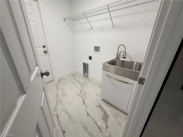 2804 46th ST SW, Lehigh Acres, FL 33976