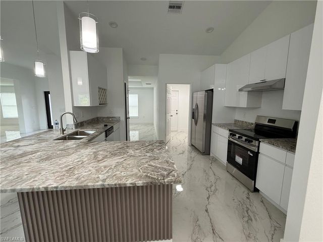 2804 46th ST SW, Lehigh Acres, FL 33976