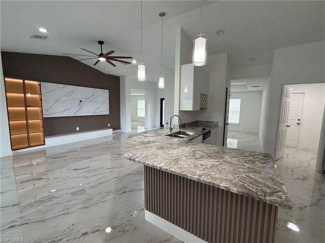 2804 46th ST SW, Lehigh Acres, FL 33976