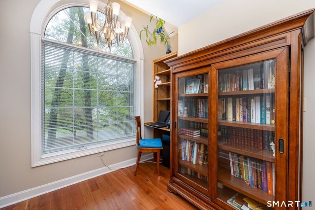 8 Whitward Place, Windsor, CT 06095