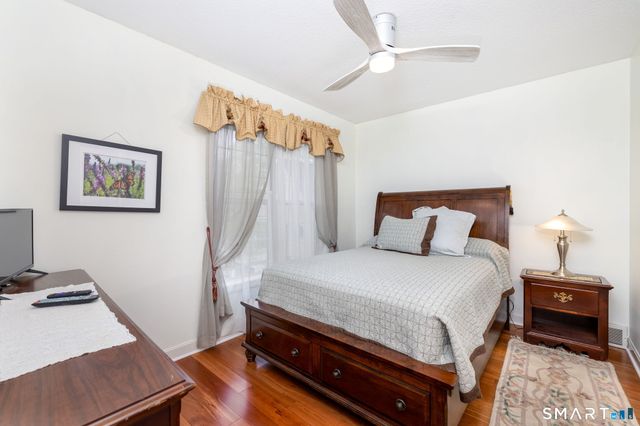 8 Whitward Place, Windsor, CT 06095