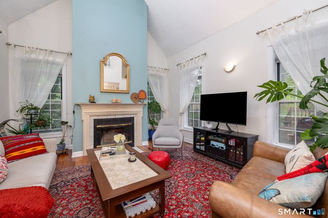 8 Whitward Place, Windsor, CT 06095