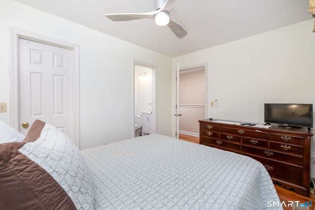 8 Whitward Place, Windsor, CT 06095