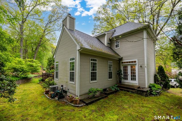 8 Whitward Place, Windsor, CT 06095