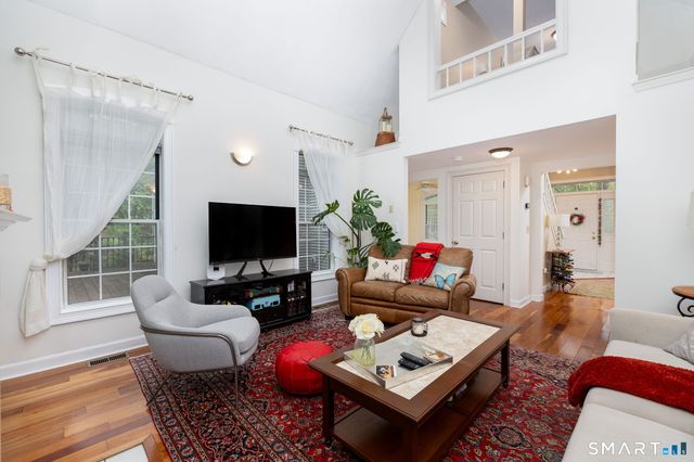 8 Whitward Place, Windsor, CT 06095