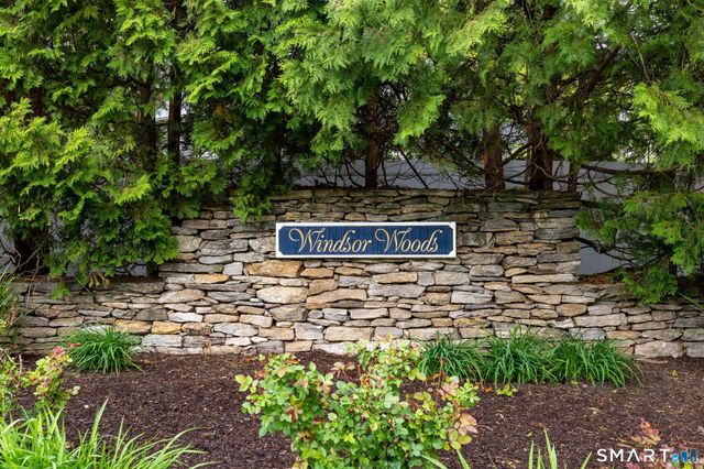 8 Whitward Place, Windsor, CT 06095