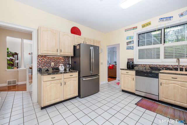 8 Whitward Place, Windsor, CT 06095