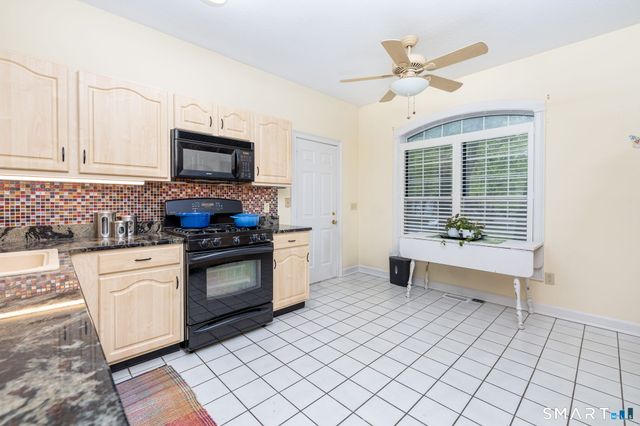 8 Whitward Place, Windsor, CT 06095