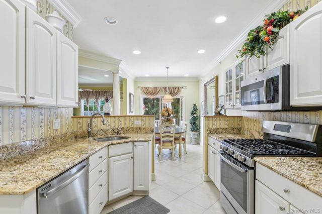 107 Kettles Lane, Medford, NY 11763