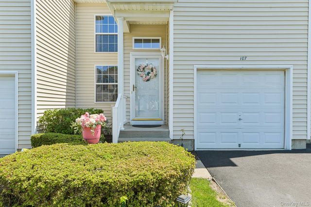 107 Kettles Lane, Medford, NY 11763