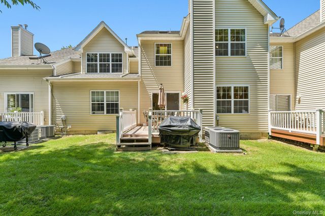 107 Kettles Lane, Medford, NY 11763