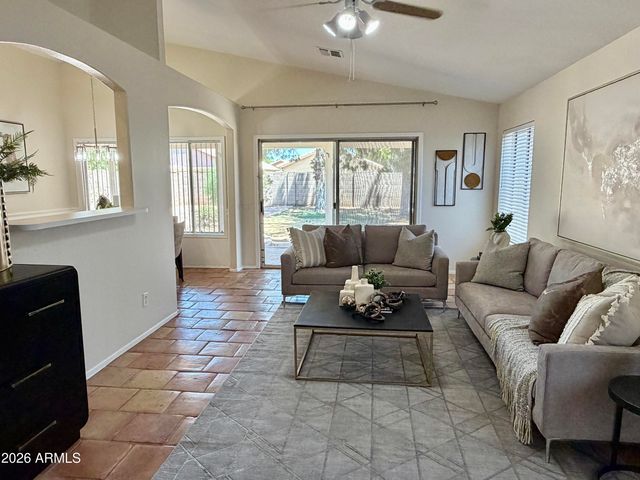 642 E PARK Avenue, Chandler, AZ 85225
