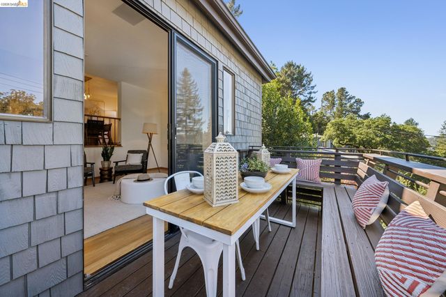 6474 Oakwood Dr, Oakland, CA 94611