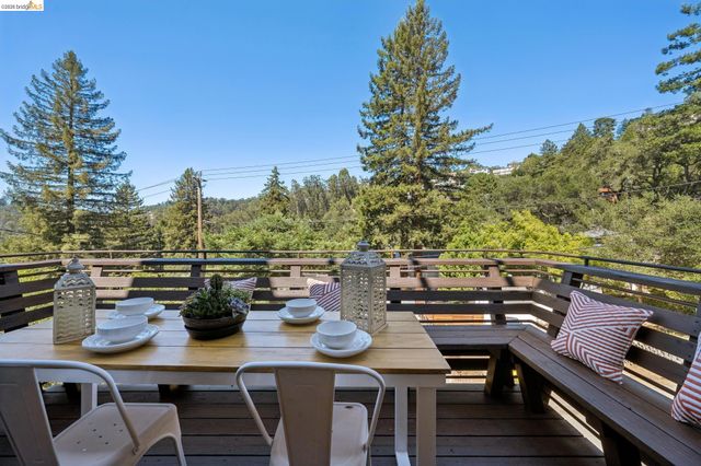 6474 Oakwood Dr, Oakland, CA 94611