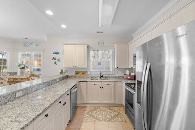 4894 Luster Leaf Cir Apt 405, Myrtle Beach, SC 29577