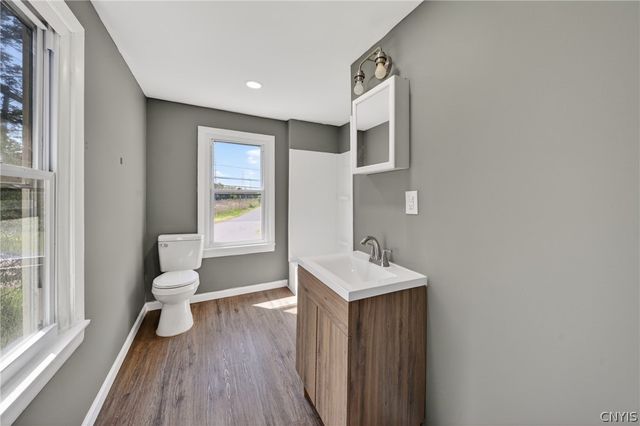 6975 Kirkville Rd, Dewitt, NY 13057