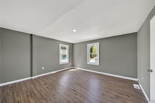 6975 Kirkville Rd, Dewitt, NY 13057