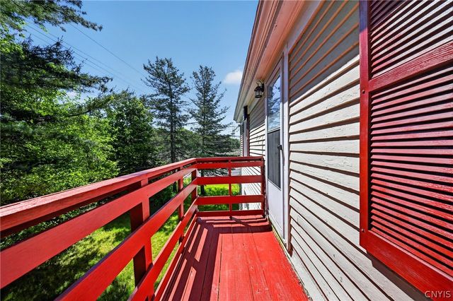 6975 Kirkville Rd, Dewitt, NY 13057