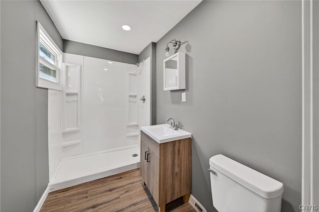 6975 Kirkville Rd, Dewitt, NY 13057