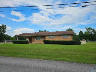 1850 Peach Orchard Road NW, Hartselle, AL 35640