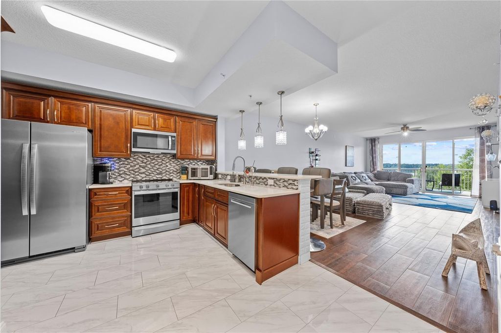 Image 18 of property listing at 6336 BUFORD STREET 305, Orlando, FL 32835