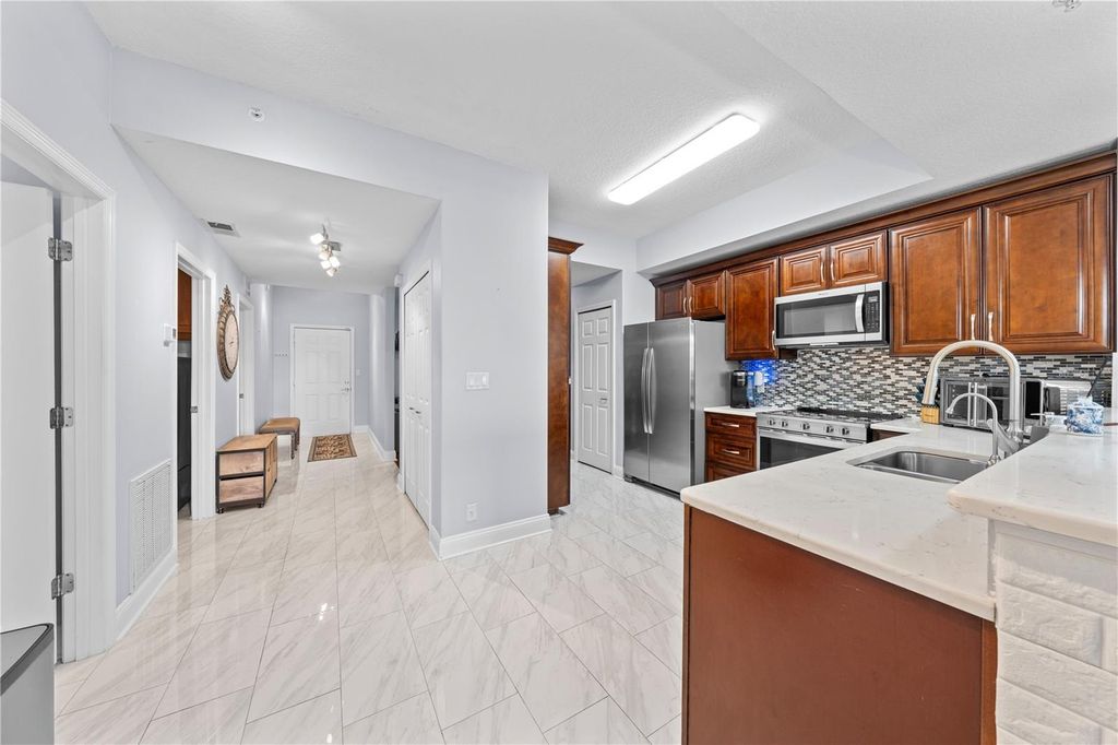 Image 22 of property listing at 6336 BUFORD STREET 305, Orlando, FL 32835
