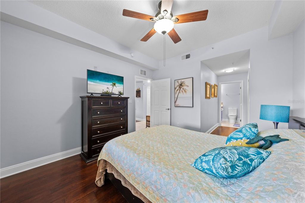 Image 32 of property listing at 6336 BUFORD STREET 305, Orlando, FL 32835