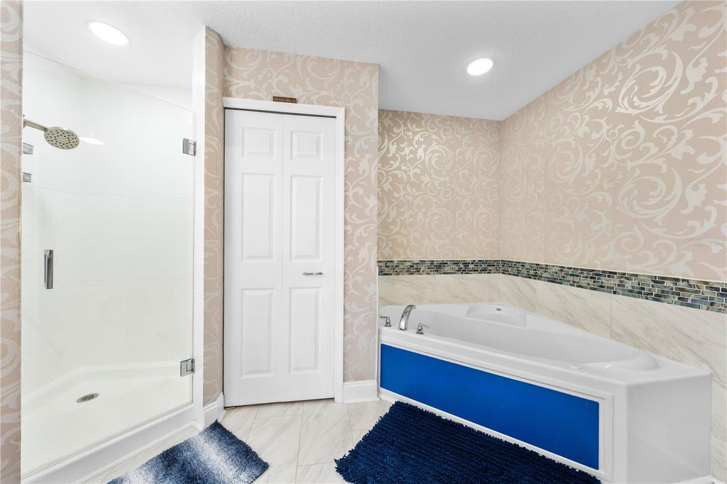 Image 41 of property listing at 6336 BUFORD STREET 305, Orlando, FL 32835