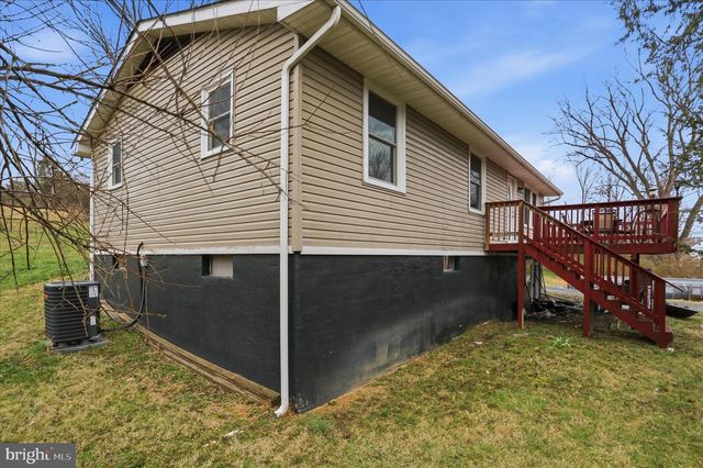 2883 WILLIAMSPORT PIKE, Martinsburg, WV 25404