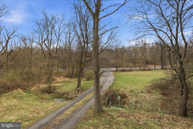 2883 WILLIAMSPORT PIKE, Martinsburg, WV 25404