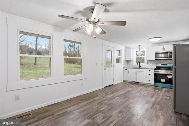 2883 WILLIAMSPORT PIKE, Martinsburg, WV 25404