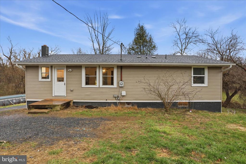 2883 WILLIAMSPORT PIKE, Martinsburg, WV 25404