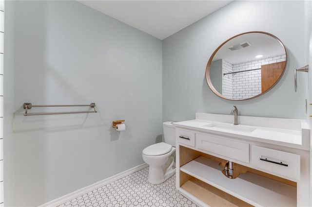 204 W Edmondson Avenue, Springdale, AR 72764