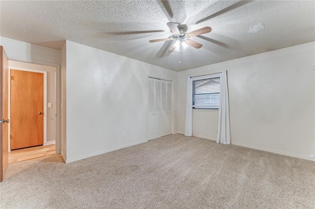 204 W Edmondson Avenue, Springdale, AR 72764