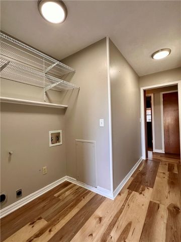 204 W Edmondson Avenue, Springdale, AR 72764