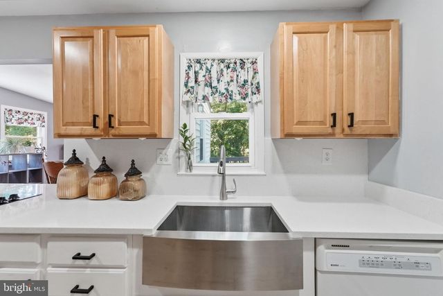 2208 EMPORIA ST, Woodbridge, VA 22191