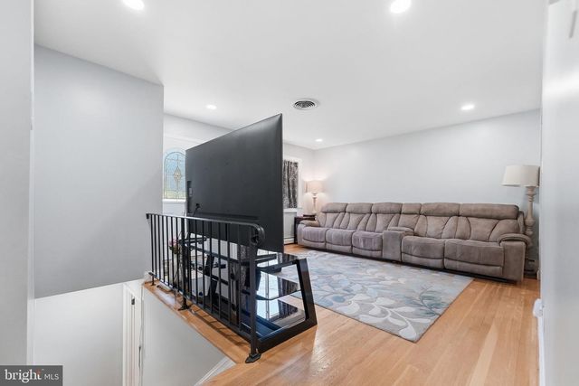 2208 EMPORIA ST, Woodbridge, VA 22191