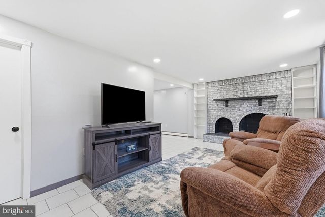 2208 EMPORIA ST, Woodbridge, VA 22191