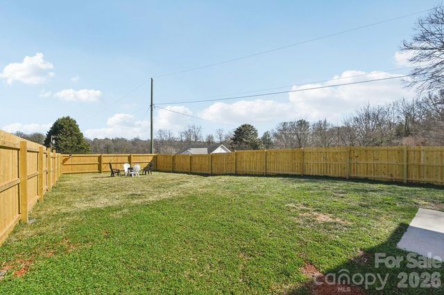 201 N Davis Avenue, Newton, NC 28658