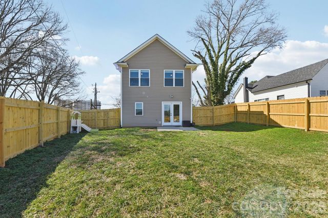 201 N Davis Avenue, Newton, NC 28658