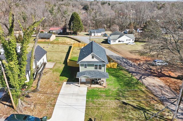 201 N Davis Avenue, Newton, NC 28658